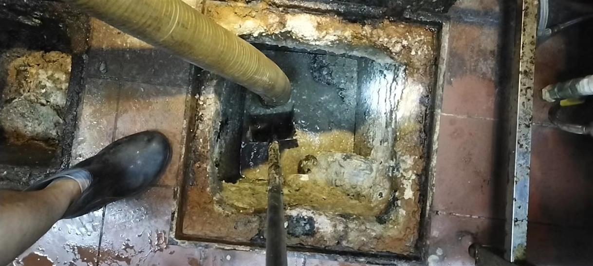 郫县污水池清理一般都有毒气，怎么预防中毒呢？